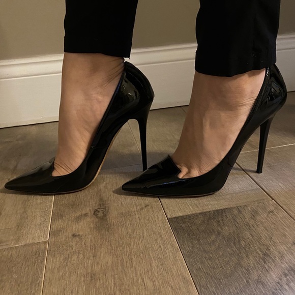 Jimmy Choo Ari - Pointed toe, Patent Leather Pumps - Picture 6 of 7